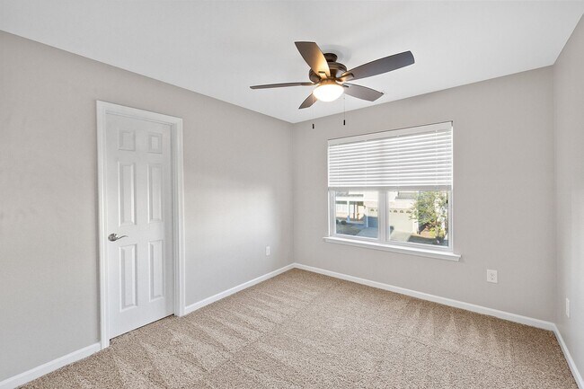 Building Photo - 3 Bed 2.5 Bath Home located in Heritage Hills, Wake Forest