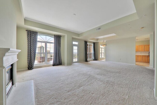 Building Photo - St Johns River Views!