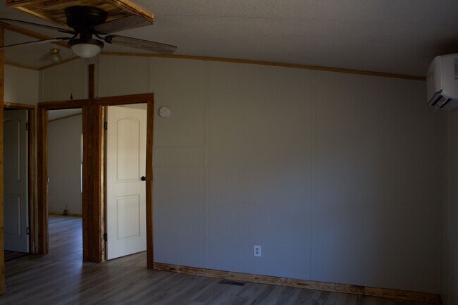 Building Photo - For Rent – 3 Bedroom, 2 Bathroom Home in Cassville, MO