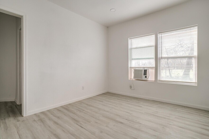 Building Photo - 2722 E Vickery Blvd