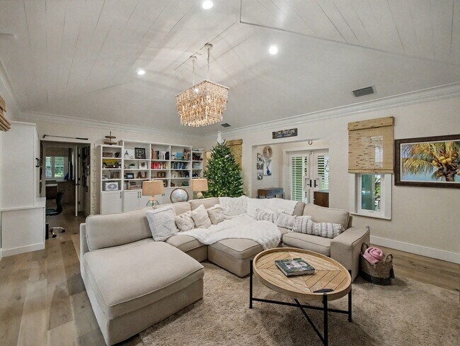 Building Photo - 8121 SE Orchard Terrace