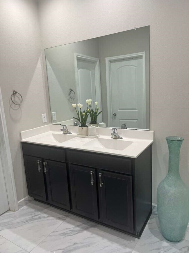 Building Photo - 22623 Theodoli Dr