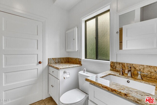 Building Photo - 1492 W 28th St