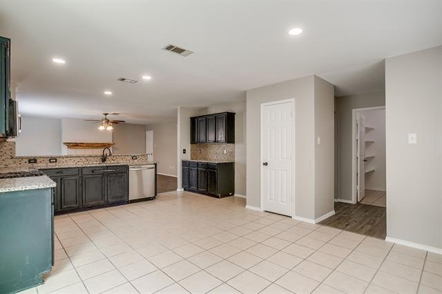 Building Photo - 10633 Lipan Trail