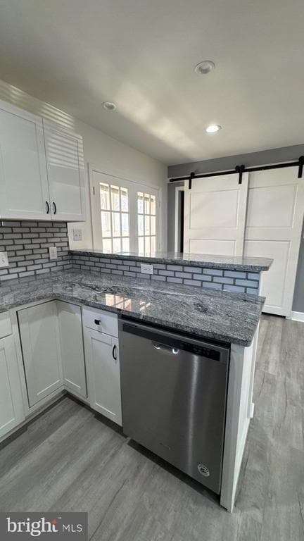 Building Photo - 7631 Beach Dr