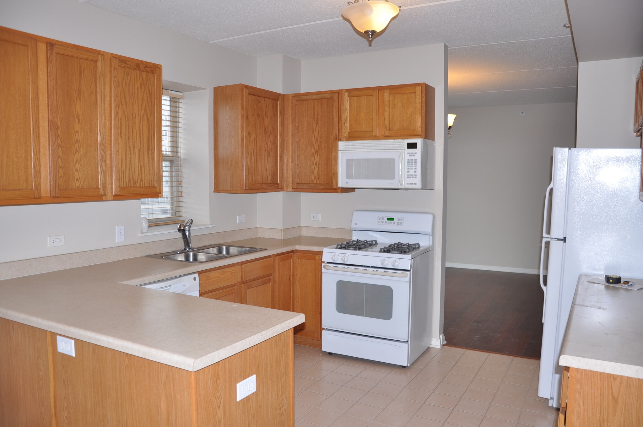 Building Photo - 656 Pearson St