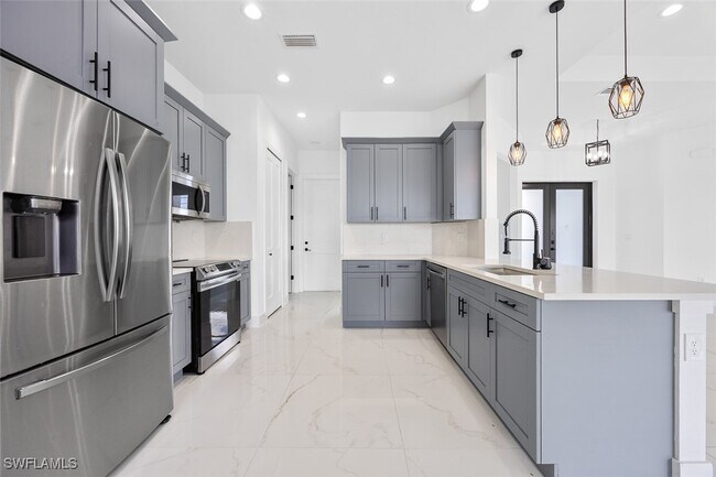 Building Photo - 1609 Nelson Rd N