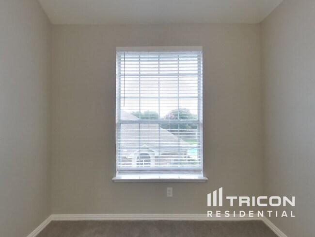 Building Photo - 8128 Mt Shasta Cir