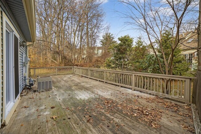 Building Photo - 1803 Poplar Ct