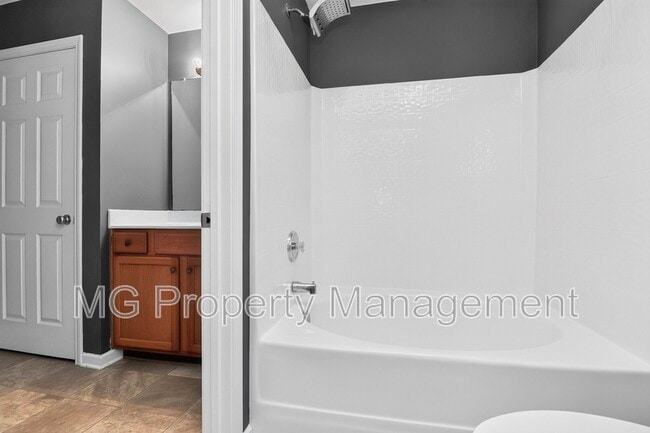 Building Photo - 11909 Stratfield Pl Cir