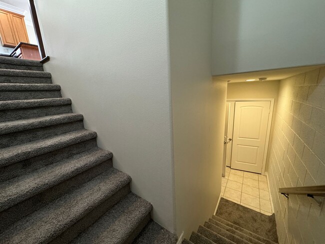 Building Photo - Available May 2025: 3 Bedroom, 3 Bathroom ...