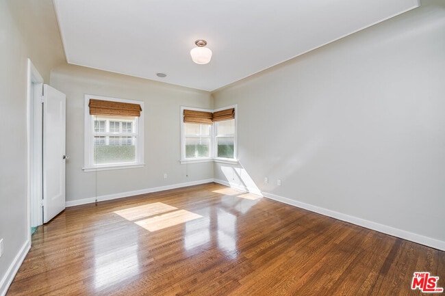 Building Photo - 1211 S Genesee Ave