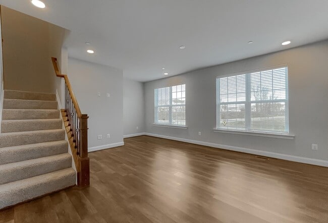 Building Photo - Sullivan Lane