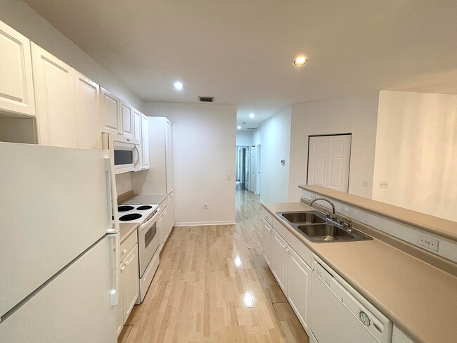 Building Photo - 1867 S Dovetail Dr