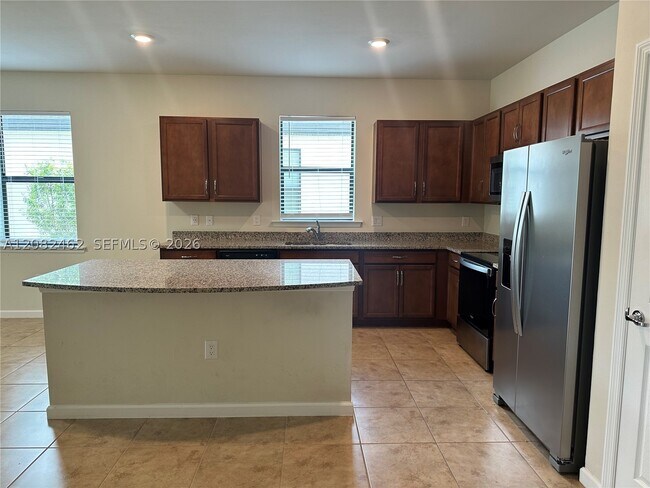 Building Photo - 3932 Black Eagle Ln