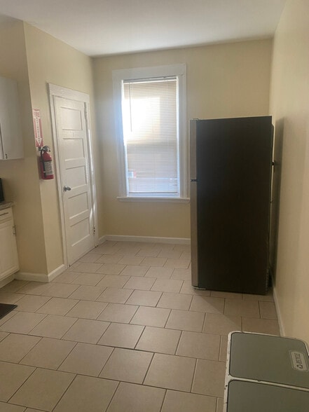 Building Photo - 34 Eppirt St