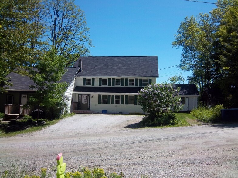 Building Photo - 851 Woods Hollow Rd