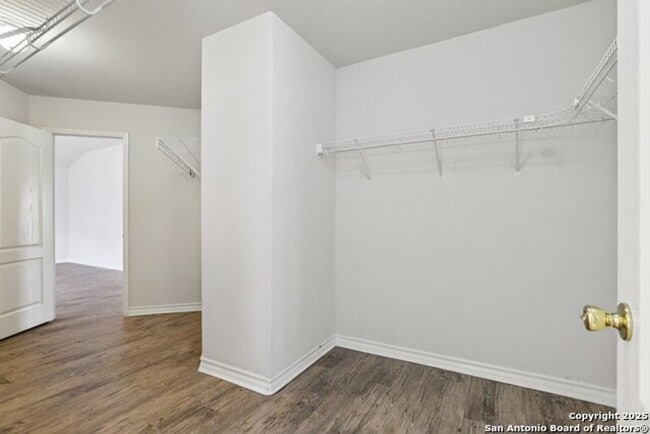 Building Photo - Stunning 4 Bedroom 2.5 Bath home in The Ridge at Lookout Canyon ~ Move in Ready!