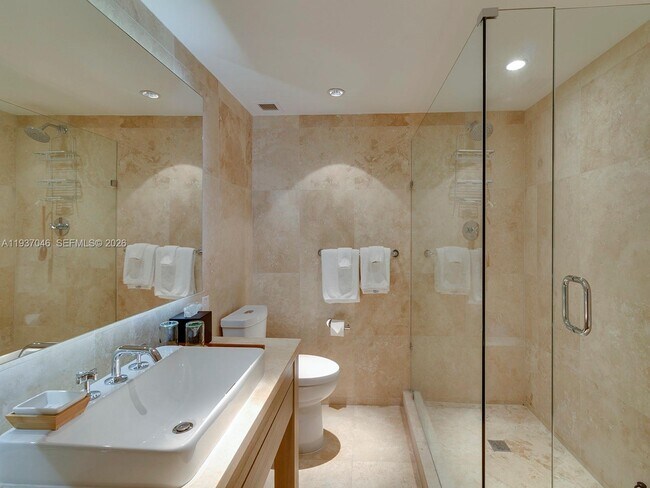 Building Photo - 102 24th St