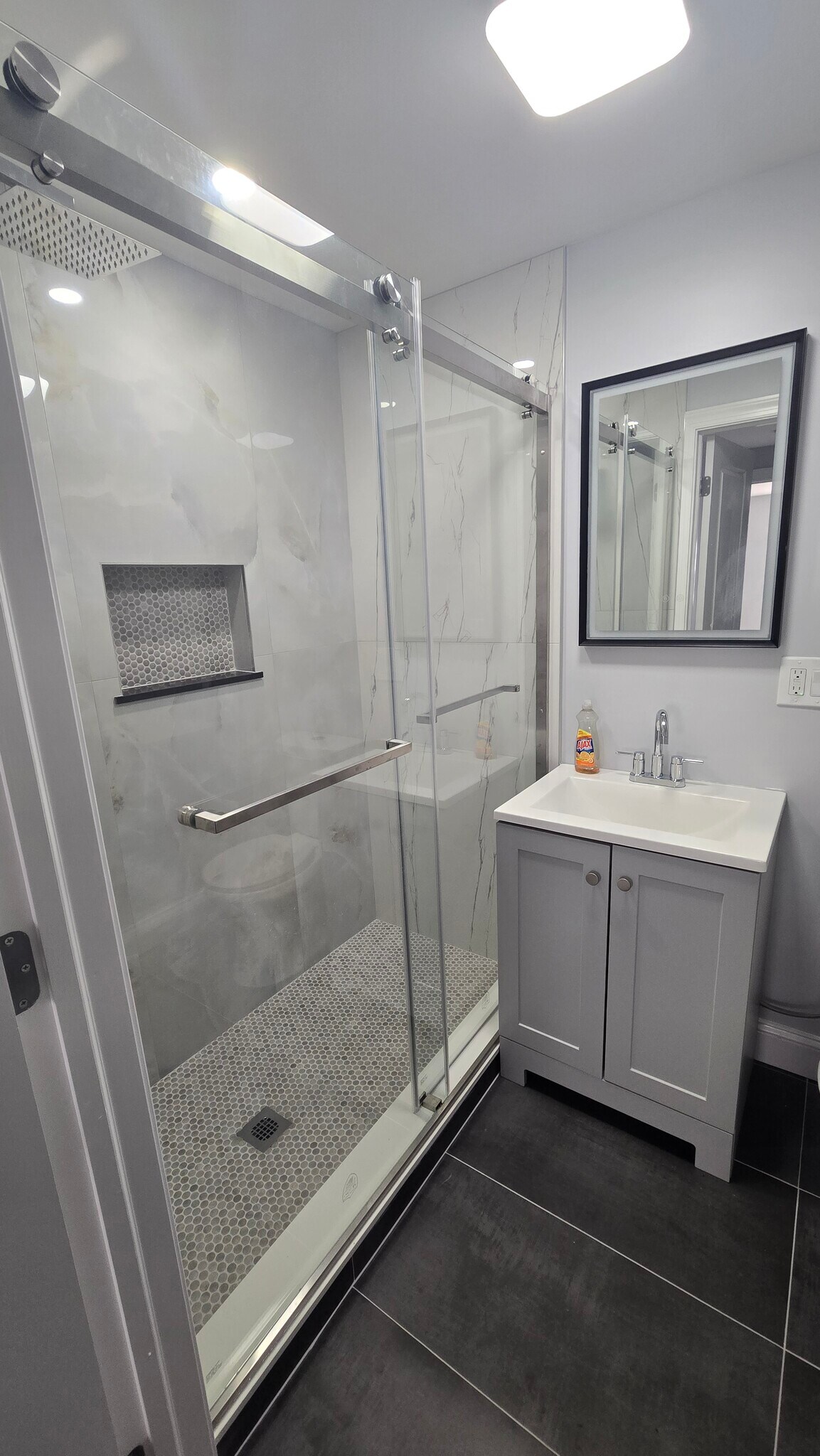 Building Photo - 272 Market St