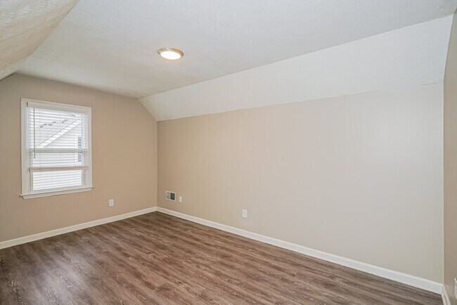 Building Photo - 109 St Michaels Ln