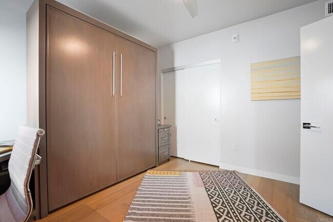 Building Photo - Discover this stunning 2-bedroom, 2-bath home in San Diego!