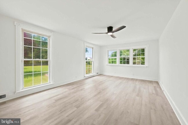 Building Photo - 471 N Elmwood Rd