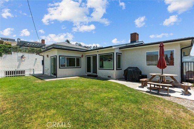 Building Photo - 321 Vía San Sebastian