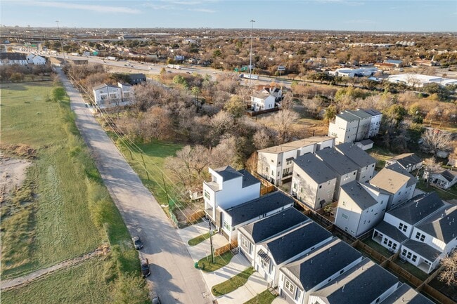 Building Photo - 4109 Hare St