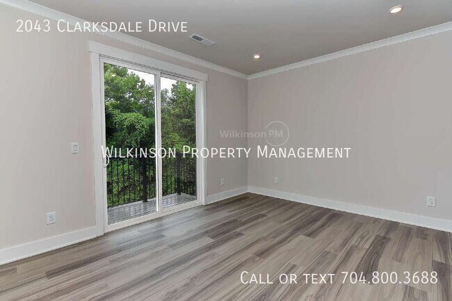 Building Photo - 2043 Clarksdale Dr