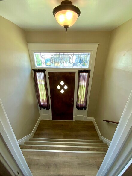 Building Photo - 40 Saint Florian St