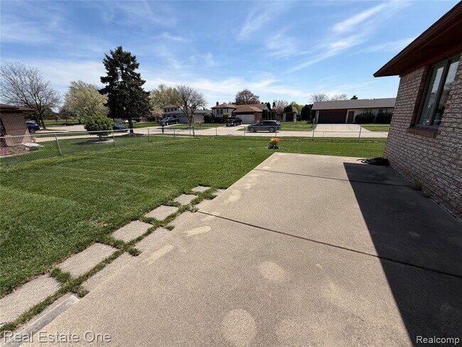 Building Photo - 36552 Melbourne Dr