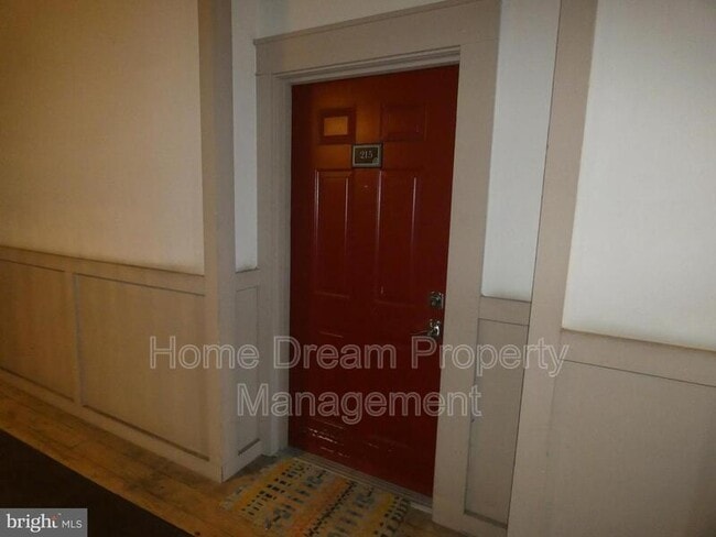 Building Photo - 2465 Army Navy Dr