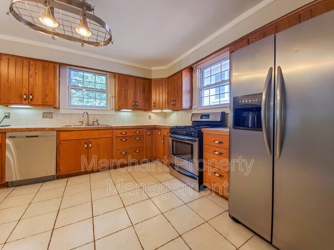 Building Photo - 38 Keowee Ave
