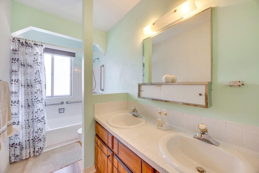 Building Photo - 1123 Lehmberg Blvd