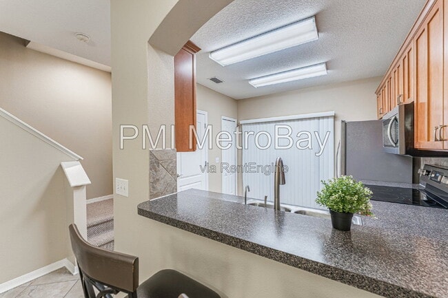 Building Photo - 15706 Fishhawk Falls Dr