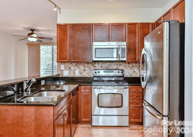 Building Photo - 1308 Kenilworth Ave