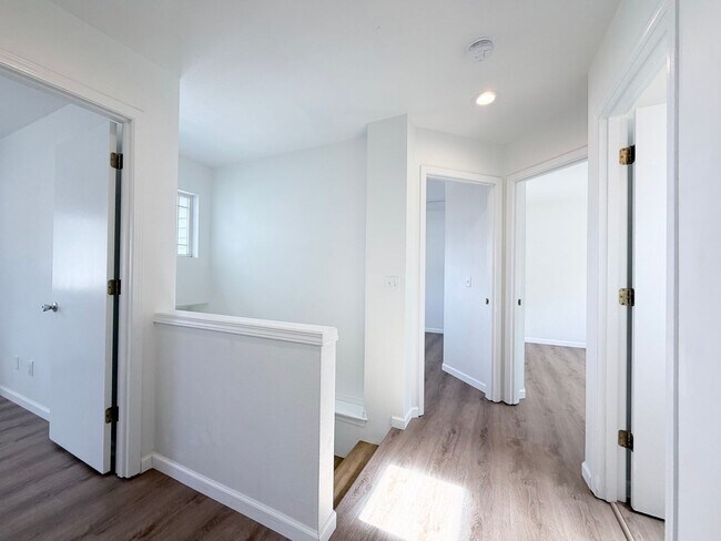 Building Photo - Fully renovated 4 bedroom Auburn Home