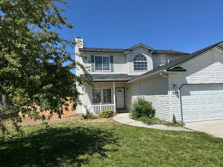 Primary Photo - 670 Teton Dr