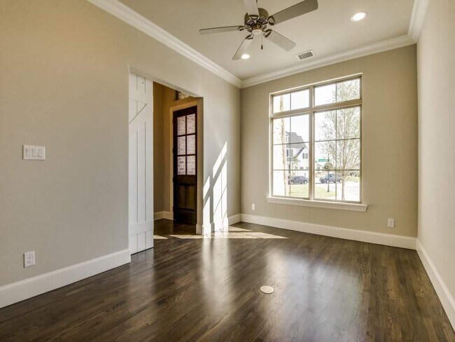 Building Photo - 1107 Sarah St