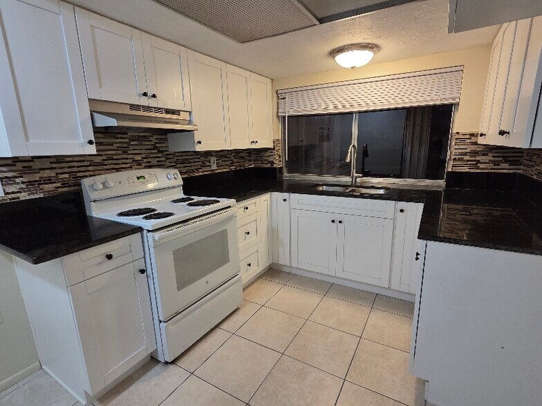 Building Photo - 7144 Stone Rd