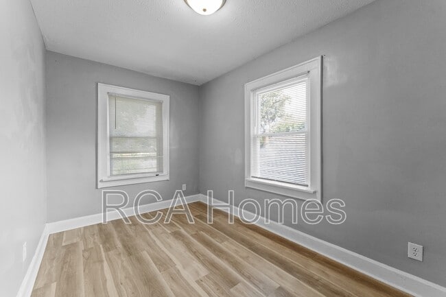 Building Photo - 369 S Grand Ave