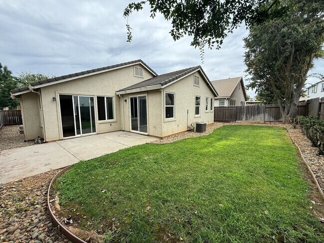 Building Photo - 4081 Aragon Way