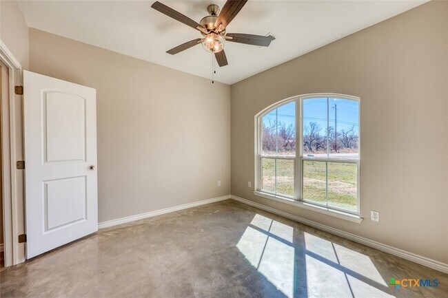 Building Photo - 1516 Stonecrest Dr