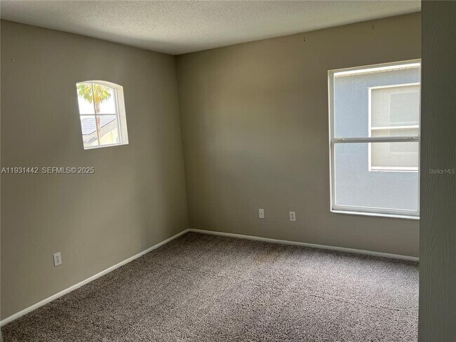 Building Photo - 189 Emeraldview Ave