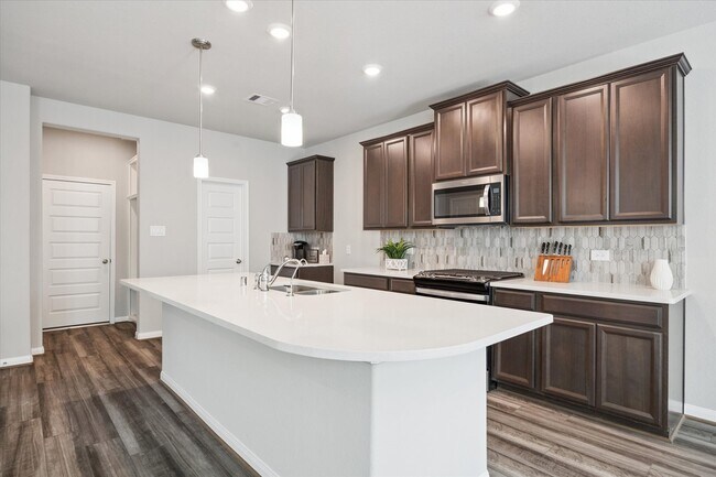 Building Photo - 1514 Lakeline Oak Dr