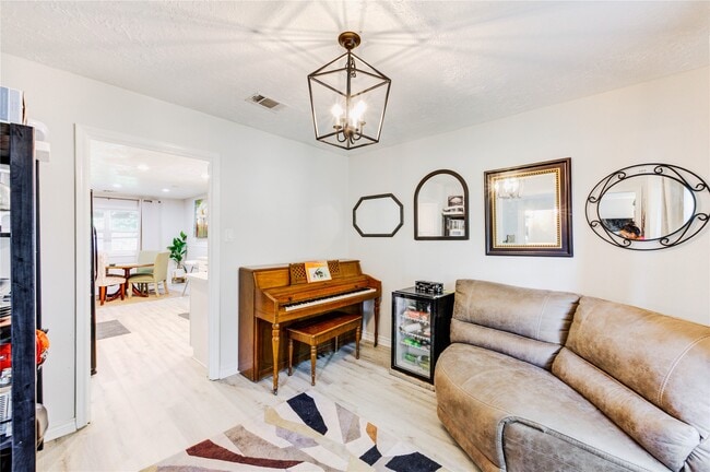 Building Photo - 6622 Rockergate Dr