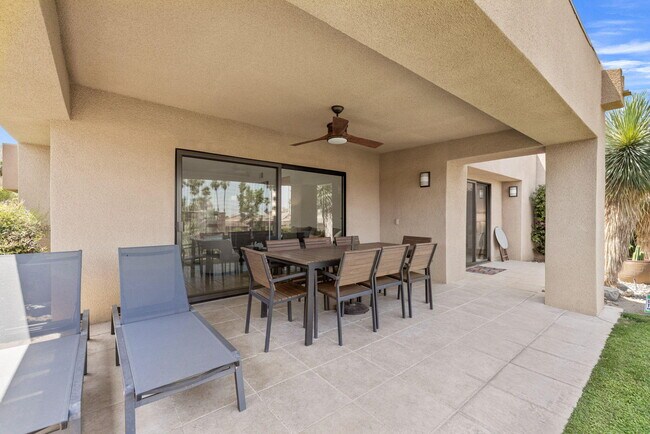 Building Photo - 73416 Mariposa Dr