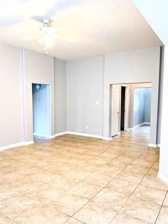 Building Photo - 911 Christopher Ln