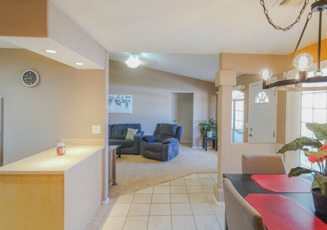 Building Photo - 3408 Sunriver Rd